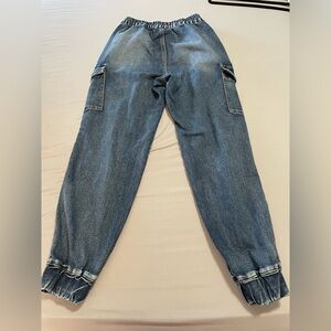 Almost Famous 👖Med  Blue Denim Jeggings with cargo Pockets with elastic waist